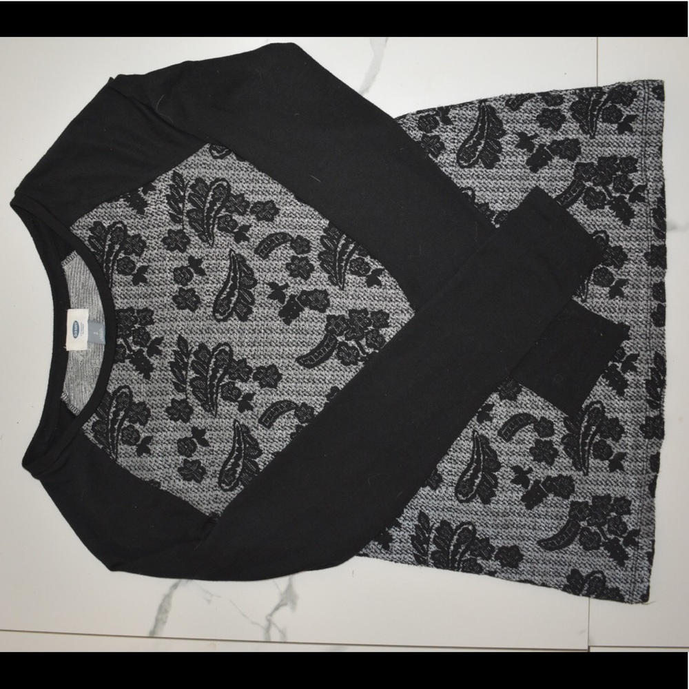 Black / grey paisley patterned long sleeved shirt